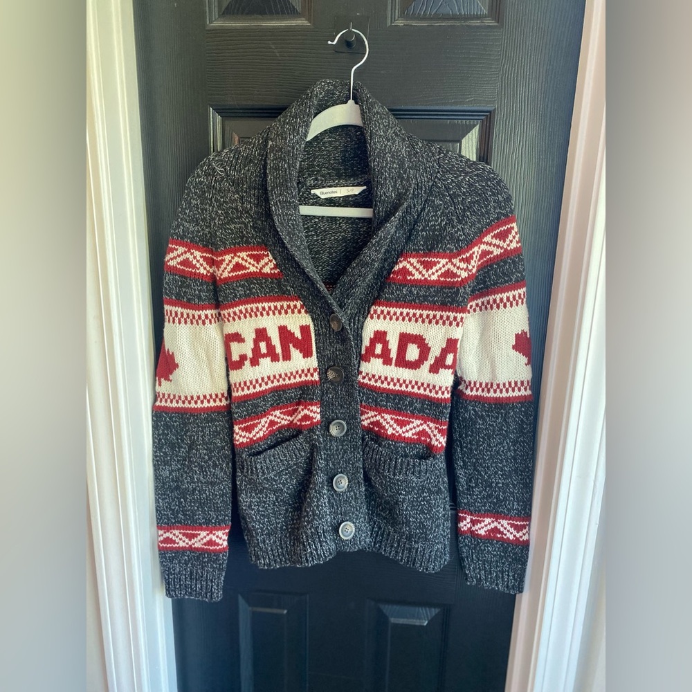 Bluenotes Knit Canada Cowl Neck Button Down Gray & Red Sweater-Size S